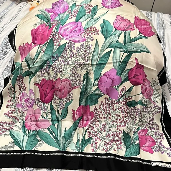 {EUC} CHRISTIAN DIOR floral scarf